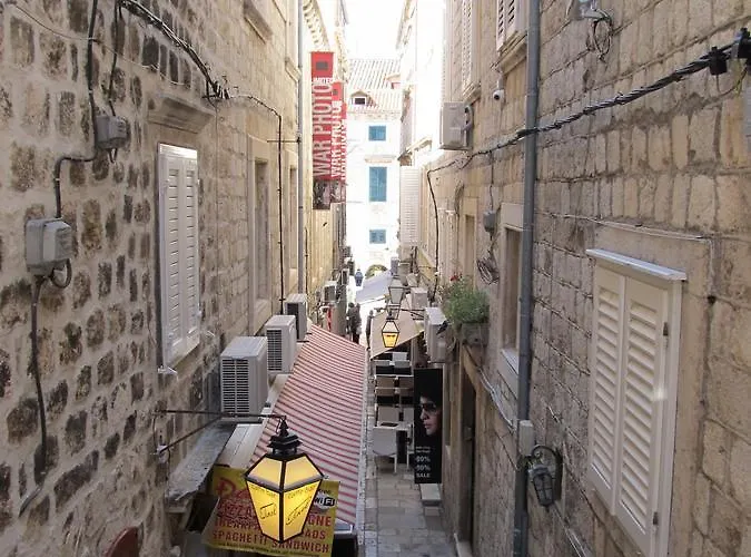 Mishel דוברובניק